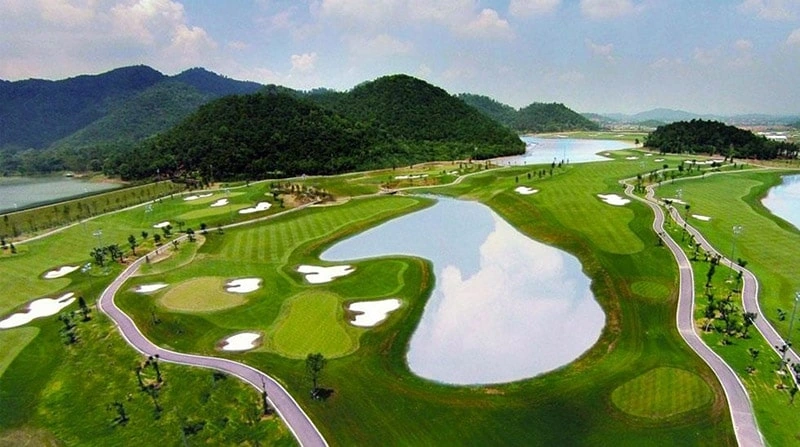 Gần sân golf BRG