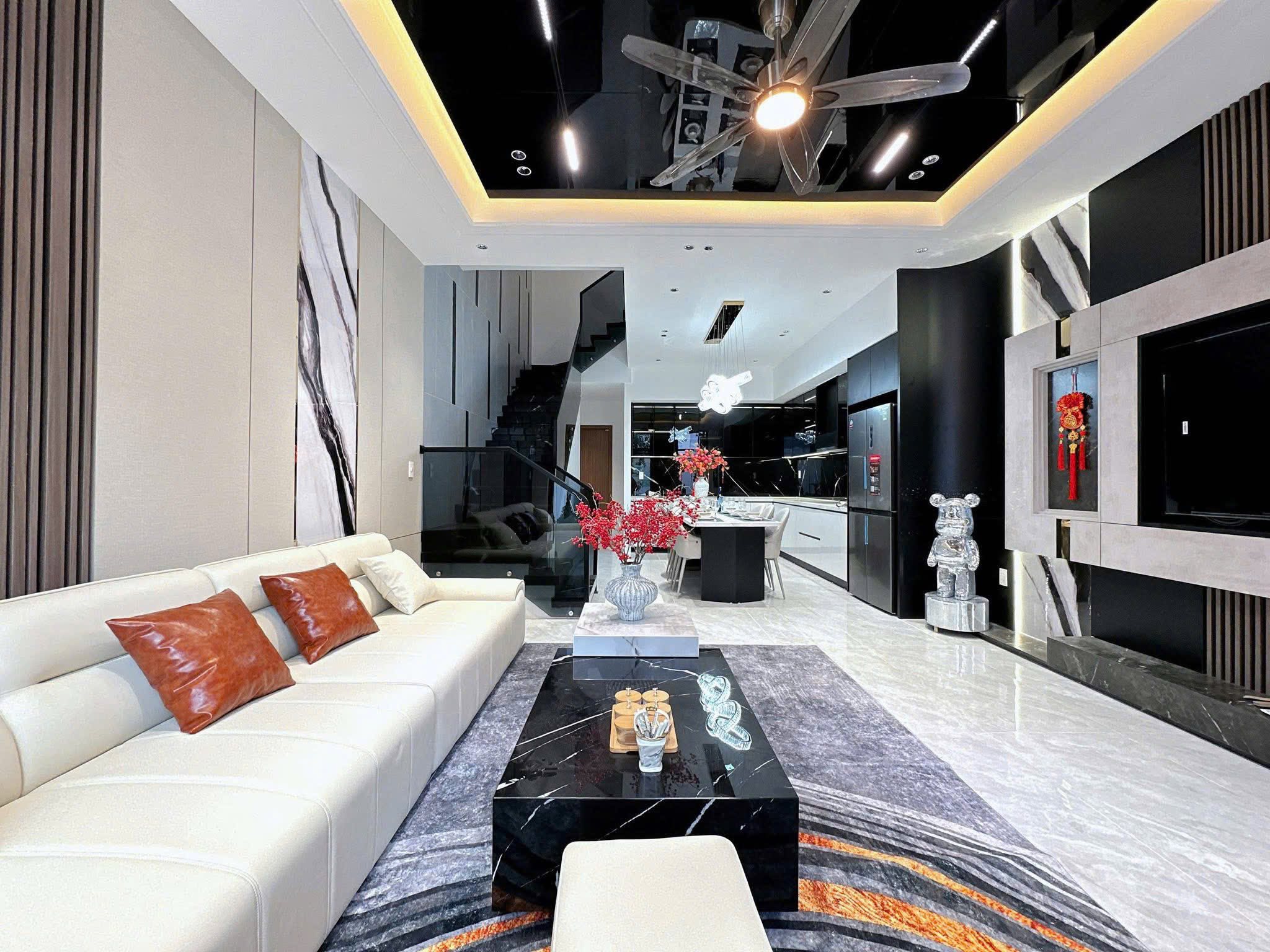 View phòng khách liên thông với phòng bếp